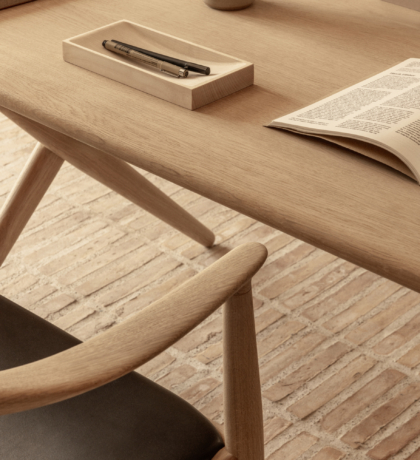 pp970_wooden_tray_maple_pp_mobler_jorgen_hoj_lifestyle_cma