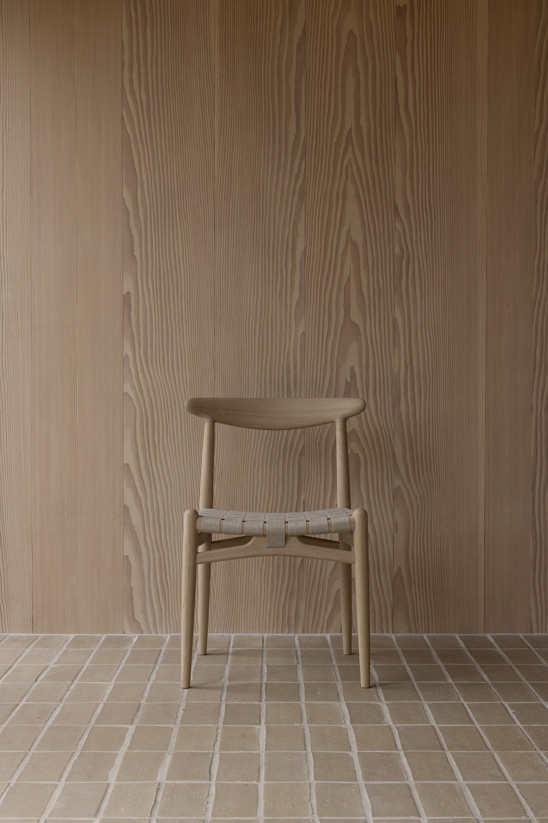 pp_mobler_wegner_pp101_oak_soap_lifestyle-1
