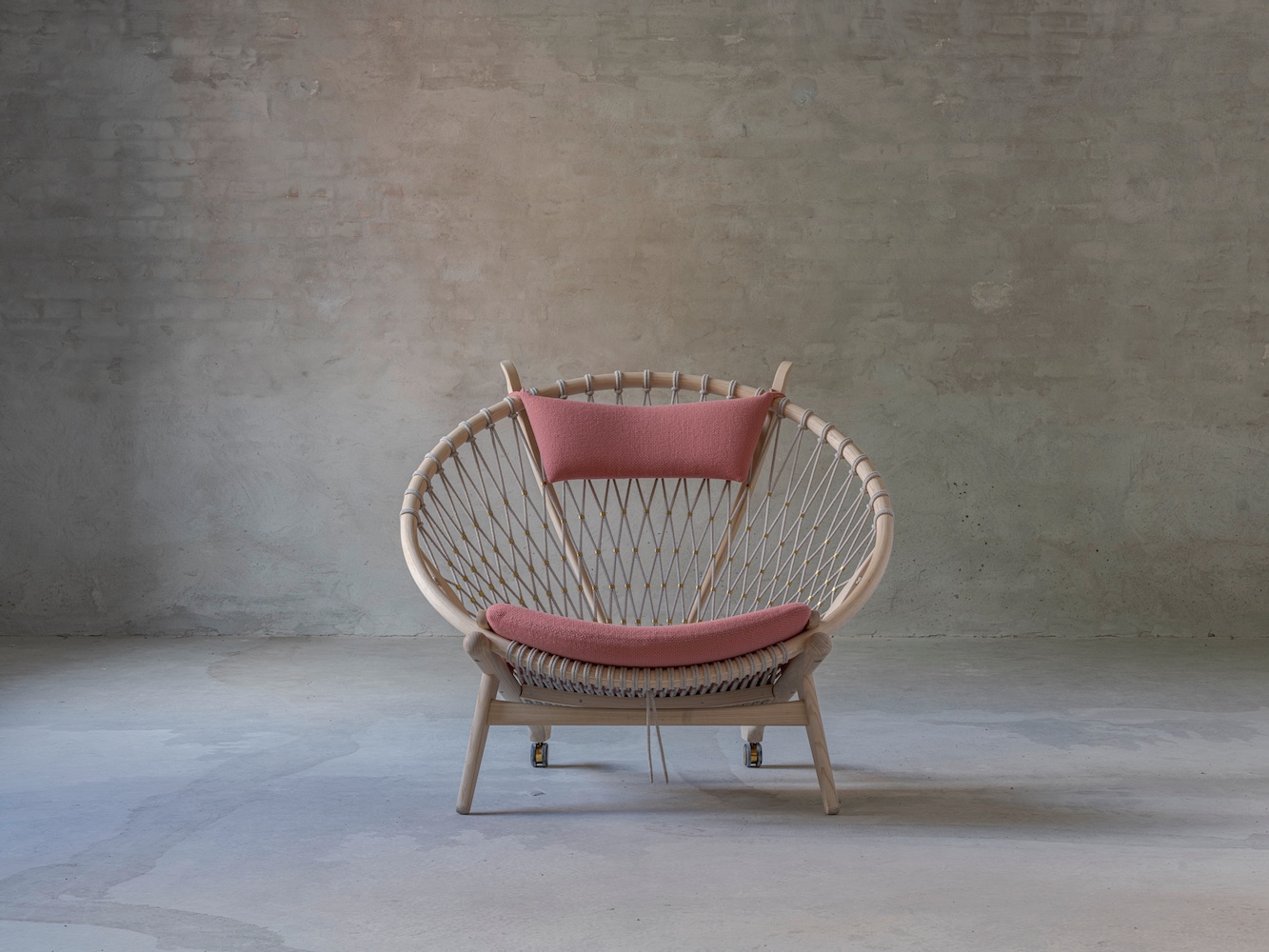 pp_mobler_wegner_pp130_circle_chair_ash_nobel_lifestyle-1
