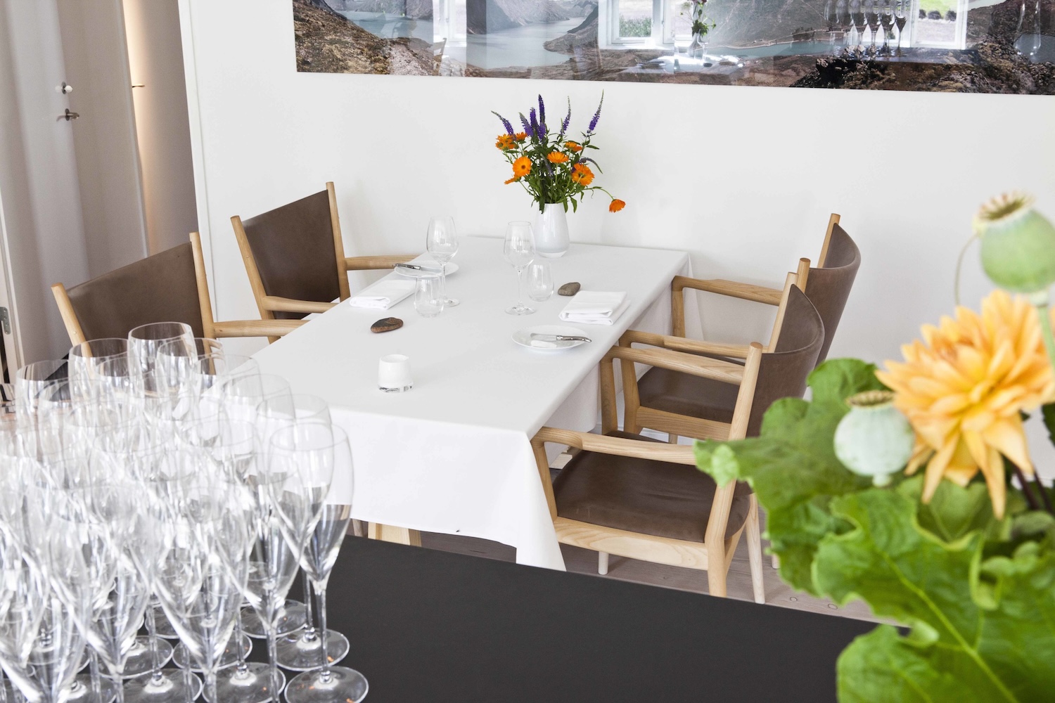 pp_mobler_wegner_pp240_conference_chair_hennekirkeby_reference-14