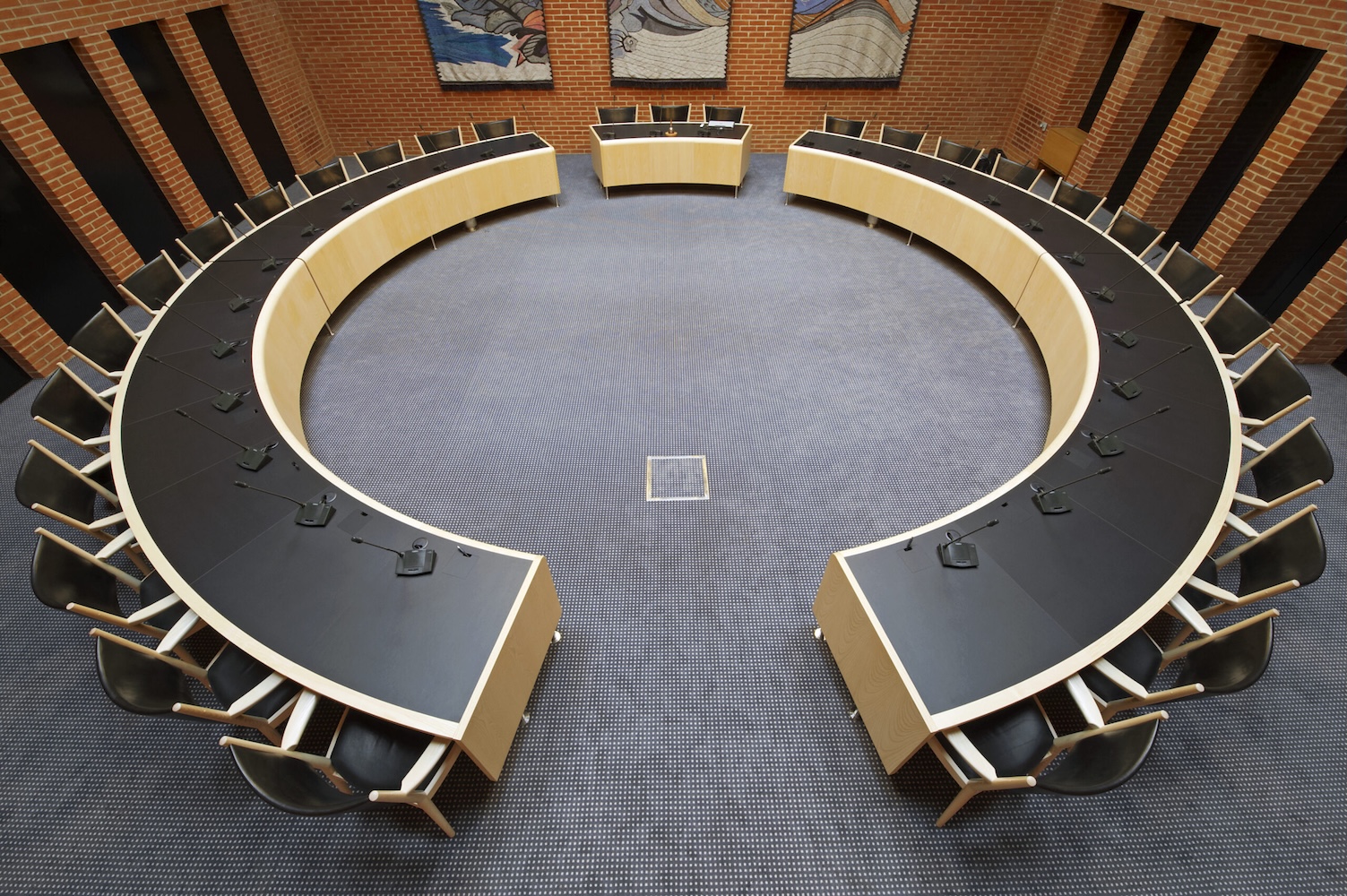 pp_mobler_wegner_pp240_conference_chair_reference_ikast_ash_soap_balck_leather-2