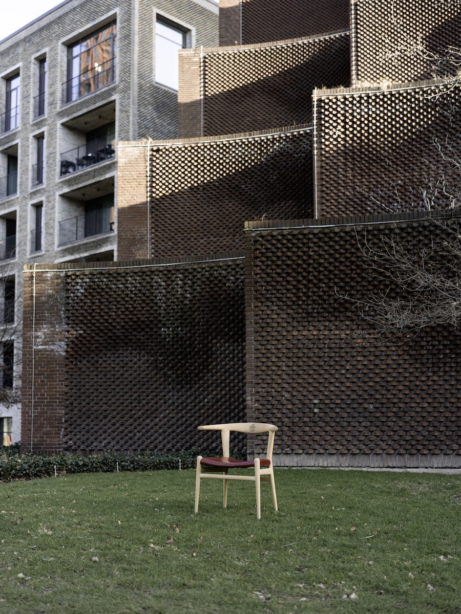 pp_mobler_wegner_pp518_bull_chair_oak_soap_elegance_20193_lifestyle-2