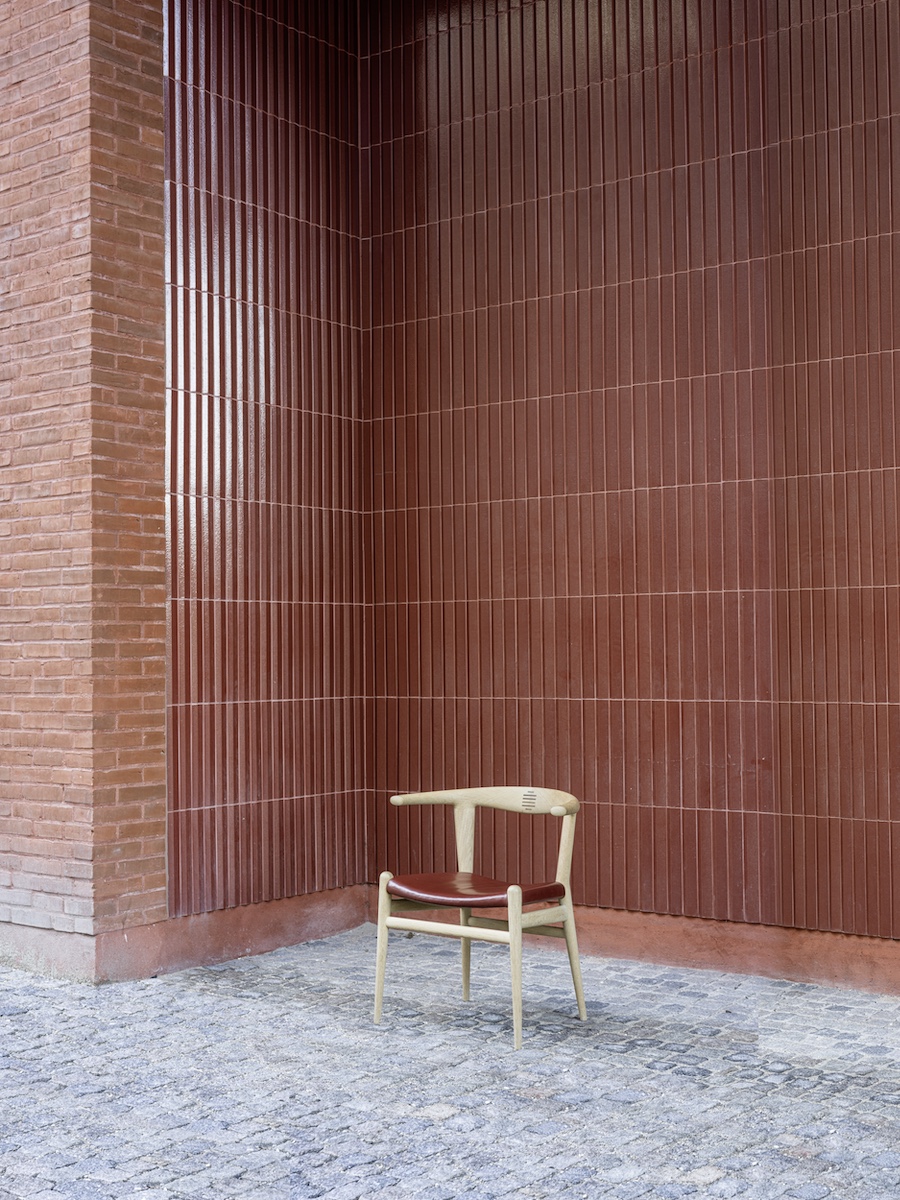 pp_mobler_wegner_pp518_bull_chair_oak_soap_elegance_20193_lifestyle-4