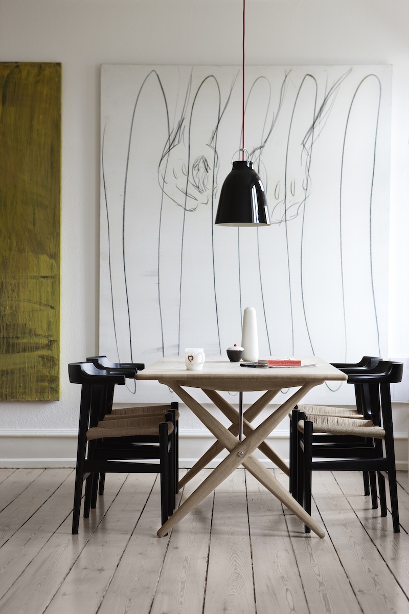 pp_mobler_wegner_pp68_final_chair_black_lifestyle-7