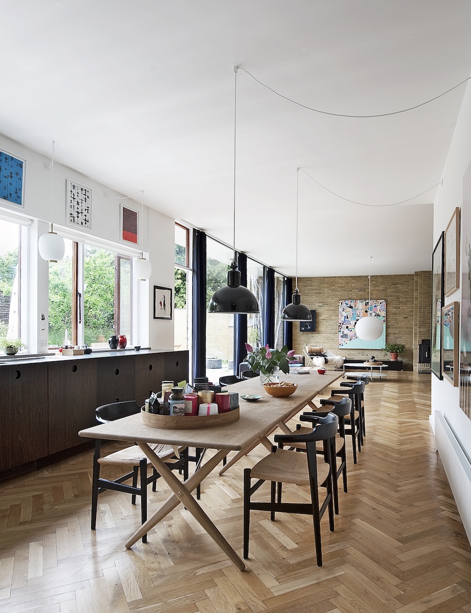 pp_mobler_wegner_pp68_final_chair_black_lifestyle-9