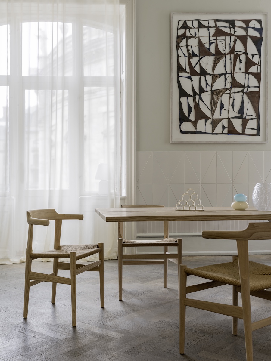 pp_mobler_wegner_pp68_final_chair_oak_oil_lifestyle-1